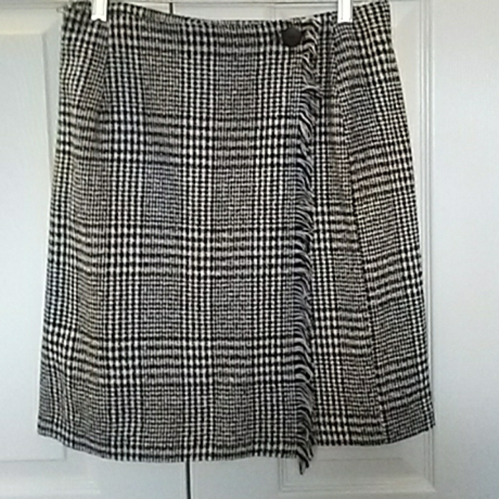 Houndstooth work skirt